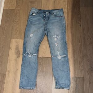 Levi’s 501 Distressed Straight Leg Lightwash Jeans sz. 28